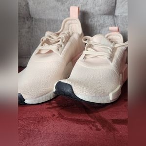 Selena Gomez Puma Pink Sneaks